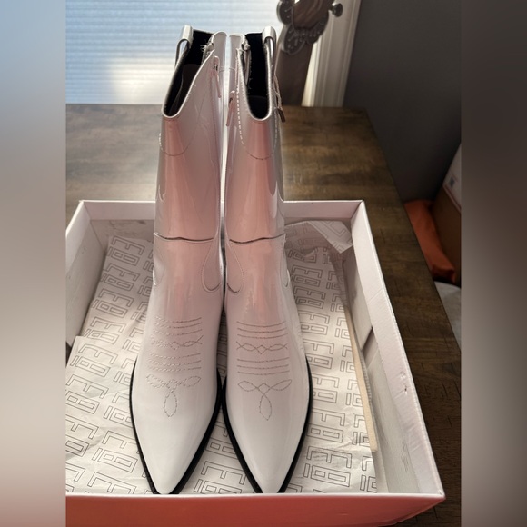 Patent Leather White Western Boots - Picture 5 of 7